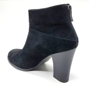 BCBGeneration KLEINA Black Suede Zippered Heeled Ankle Boots EUC